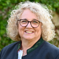 Porträtfoto von Angela Falkenhahn